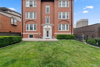 116 N Central Ave Unit 2S, Saint Louis, MO 63105