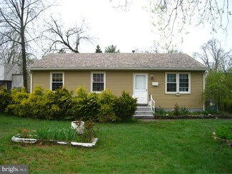 43 Arlington Ave, Stratford, NJ 08084
