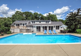 29 Pine Ridge Ln, Duxbury, MA 02332