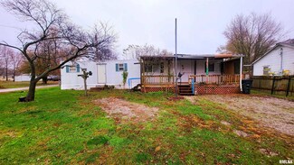 406 N Sycamore St, Iuka, IL 62849