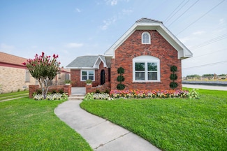 4302 Ursuline St, Galveston, TX 77550
