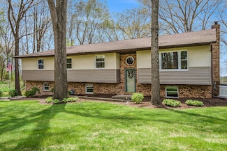 72 Sheila Ln, Valparaiso, IN 46385