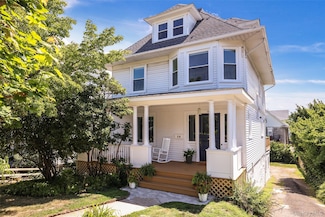 28 Summer St, Port Chester, NY 10573