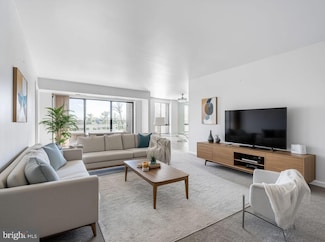 7 Slade Ave Unit 718, Pikesville, MD 21208