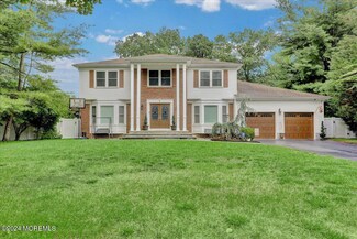 9 Shawnee Ct, Manalapan, NJ 07726