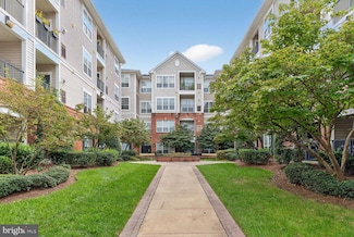 4850 Eisenhower Ave Unit 201, Alexandria, VA 22304