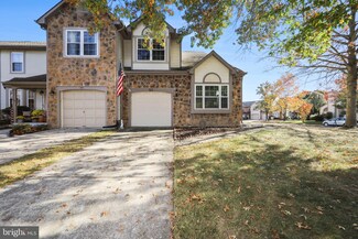 93 Sandhurst Dr, Mount Laurel, NJ 08054