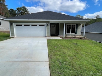 113 Curtis Cir, Daleville, AL 36322