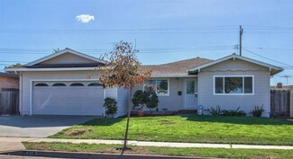 411 Navajo Dr, Salinas, CA 93906