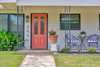 3904 Crescent Dr, Granbury, TX 76049