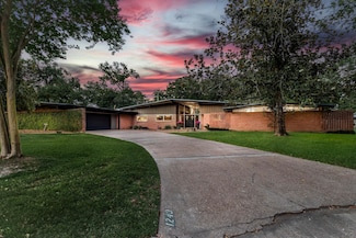 1240 Oakcrest Cir, Beaumont, TX 77706