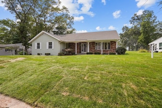 27 Marlaine Dr, Seekonk, MA 02771