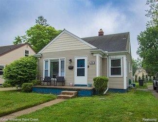 43 Canfield Dr, Mount Clemens, MI 48043