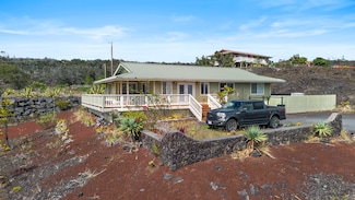 92-8226 Bamboo Ln, Captain Cook, HI 96704