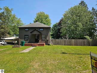 419 12th Ave, Tawas City, MI 48763