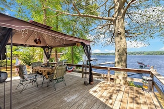 22 Fuller Shores, Lakeville, MA 02347