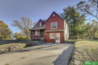 4101 Pratt St, Omaha, NE 68111