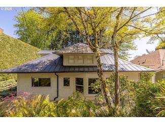 2626 SW Ravensview Dr, Portland, OR 97201