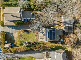 23 Millfield St, Woods Hole, MA 02543