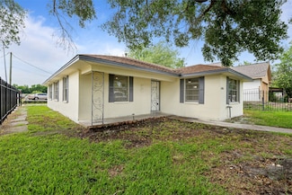4356 Phlox St, Houston, TX 77051