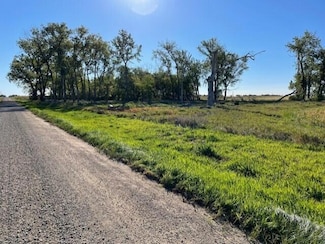389 127th St, Aberdeen, SD 57401