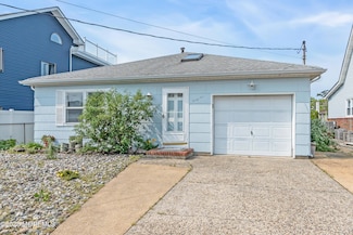 21 Clearwater Way, Toms River, NJ 08753
