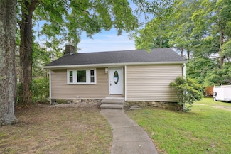 45 Juniper Dr, Mahopac, NY 10541