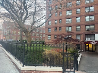 64-34 102nd St Unit 7F, Rego Park, NY 11374