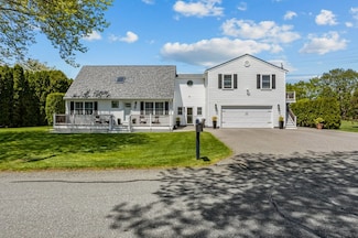 56 Pasture Farm Dr, Middletown, RI 02842