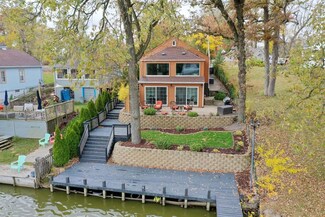 629 S Lakeview Dr, Lowell, IN 46356