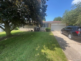 3900 Orchard View Ave, Rochester Hills, MI 48307