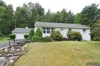 108 Brickyard Rd, Mechanicville, NY 12118
