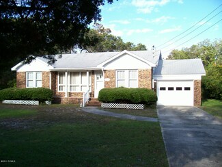 1577 Island Rd, Harkers Island, NC 28531