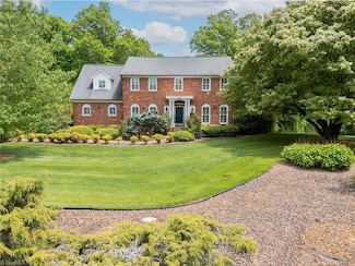 985 Longreen Dr, Kernersville, NC 27284
