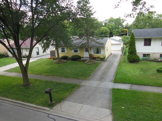 822 Parkside Ave, West Chicago, IL 60185