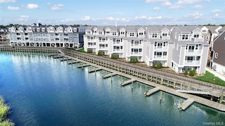 535 Marina Pointe Dr Unit 535, East Rockaway, NY 11518