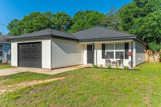 5134 Lake Dr S, Crestview, FL 32539