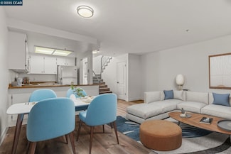 20115 Redwood Rd Unit 6, Castro Valley, CA 94546