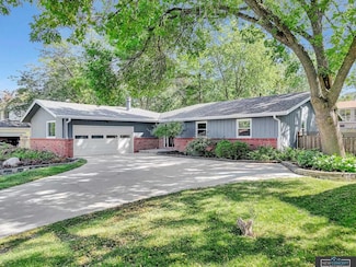 7811 South St, Lincoln, NE 68506