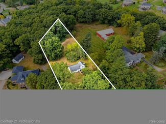 8041 Bridge Lake Rd, Clarkston, MI 48348