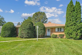 100 Hillside Dr W, Oelwein, IA 50662