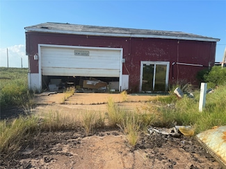 5802 Carancahua St, Bay City, TX 77414