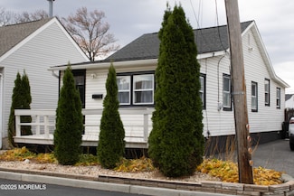 814 5th St, Union Beach, NJ 07735