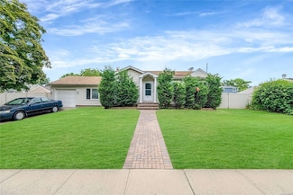 263 N Park Dr, Massapequa, NY 11758