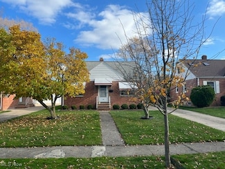751 E 256th St, Euclid, OH 44132