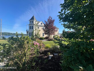 14 Hunt St, Rumson, NJ 07760