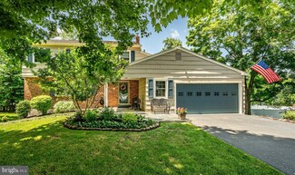 813 Mockingbird Ln, Norristown, PA 19403