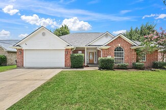 3908 Brighton Dr, Bryan, TX 77802