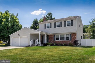 4 Niamoa Dr, Cherry Hill, NJ 08003