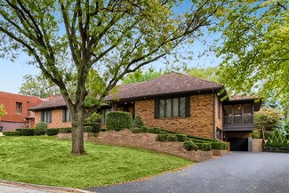 6458 Apache Dr, Indian Head Park, IL 60525